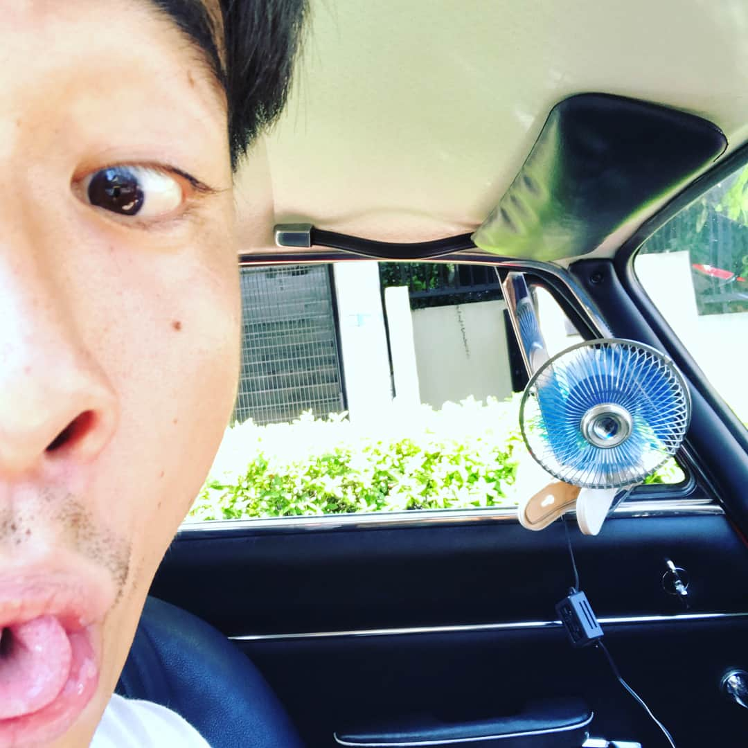 じゅんぺいさんのインスタグラム写真 - (じゅんぺいInstagram)「・ ・ アルファロメオはやっぱりおもろい！ プラス・マイナス兼光のモノマネぐらいおもしろい！ ・ ・ #アルファロメオ #gt1300junior  #扇風機つけた #涼しー」9月5日 13時40分 - jarujaru_jjg