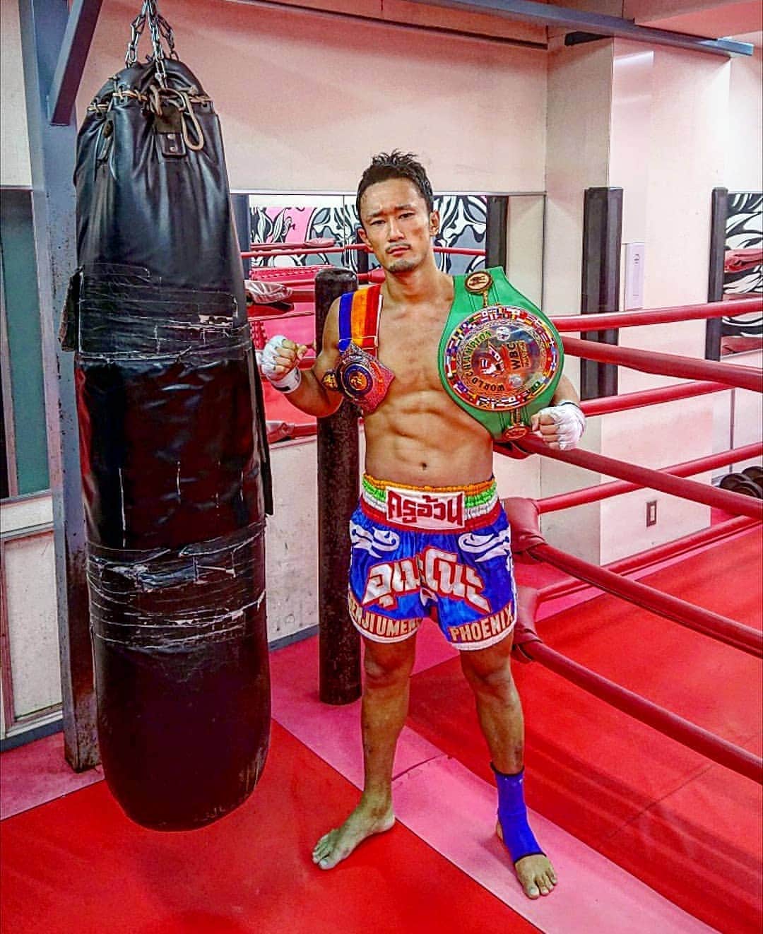 のインスタグラム：「I'm going to beat "Kulabdum Sor. Jor.Piek-Uthai" and get the next title of Lumpinee Stadium.  最初から成功すると分かってる夢なんてつまらない。どうなるかわからない。 だから不安。だから努力する。 そして、不安がある中でも"全力"で"自分を信じて"行動する。 そうやって突き進んでいった結果、成功したら本当に嬉しい。  不安や努力。他にもいろいろなことを経験して人間は成長していくと思う。  俺はやるぞ！！ #夢の途中どれだけ失敗しても最後には必ず夢を叶える #今までもそうしてきた」