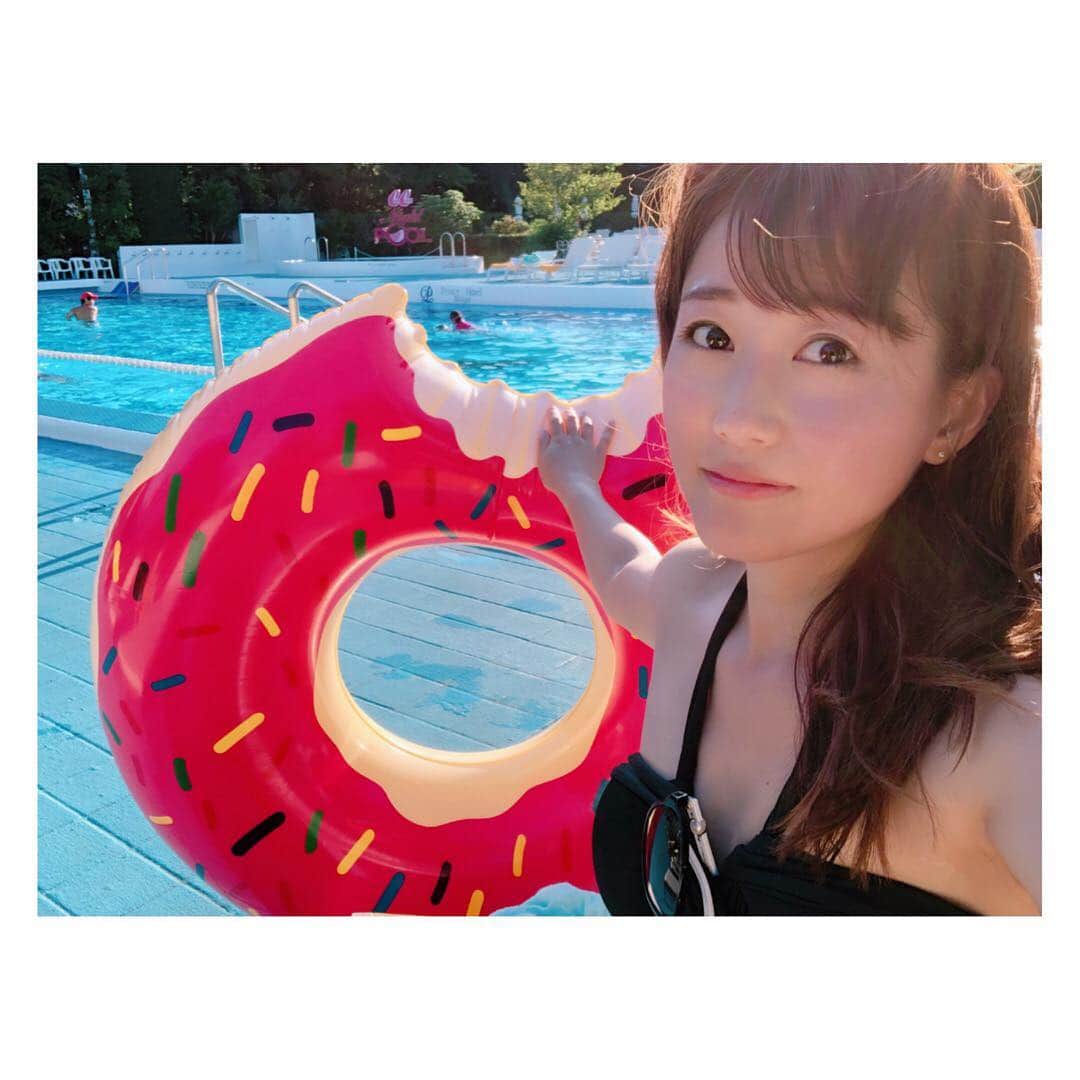 津田麻莉奈さんのインスタグラム写真 - (津田麻莉奈Instagram)「今日の午後突然友人からプールに誘われ、 津田史上最速で準備して参戦。  短い時間だったけど夏満喫できました☺️‼️✨ 予定もないのに買った水着、やっと着られた〜👙 ⁑ #ビート板でガチレース #楽しかった #誘ってくれてありがとう #夏の思い出 #夏の思い出2018 #プール #プールサイド #pool #poolside #poollover  #japanesegirl #talent #beachgirl #swimwear #girlstrip #水着 #尻トレ #筋トレ#まりなる #津田麻莉奈」9月5日 18時45分 - tsudamarinal