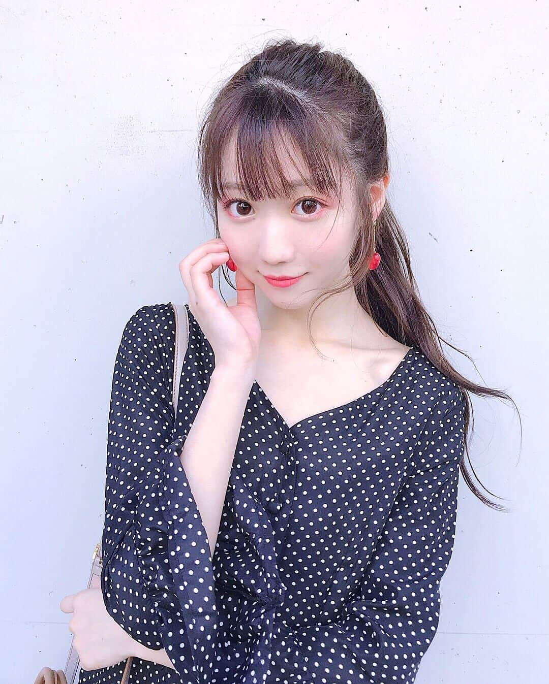 大谷映美里さんのインスタグラム写真 - (大谷映美里Instagram)「🍠🍇🍠🍇 ㅤㅤㅤㅤㅤㅤㅤㅤㅤㅤㅤㅤㅤ 今日はガールズアワードの フィッティングに行ってきました！ ウォーキングの練習もして、 さらにドキドキしてきました…😢💕 ㅤㅤㅤㅤㅤㅤㅤㅤㅤㅤㅤㅤㅤ 私服でモデルプレスさんに 取材もしていただきましたよ👗 ㅤㅤㅤㅤㅤㅤㅤㅤㅤㅤㅤㅤㅤ イヤリング❤︎#niceclaup  ワンピース❤︎#seemi パンプス❤︎#zara ㅤㅤㅤㅤㅤㅤㅤㅤㅤㅤㅤㅤㅤ イヤリングとワンピースは同じお店で買ったので モデルプレスさんのインタビューで どちらもseemiのものだと答えてしまったのですが、 違ったみたいです💦ごめんなさい。 ぜひ記事もチェックしてみて下さいね🐻💋 ㅤㅤㅤㅤㅤㅤㅤㅤㅤㅤㅤㅤㅤ 明日は＝LOVE結成1周年✨ 記念ライブ、来てくださる方宜しくお願いします❤️ 当日券もあるみたいですよ♪ ㅤㅤㅤㅤㅤㅤㅤㅤㅤㅤㅤㅤㅤ #私服#ナイスクラップ#シーミー#ザラ#モデルプレス」9月5日 22時09分 - otani_emiri