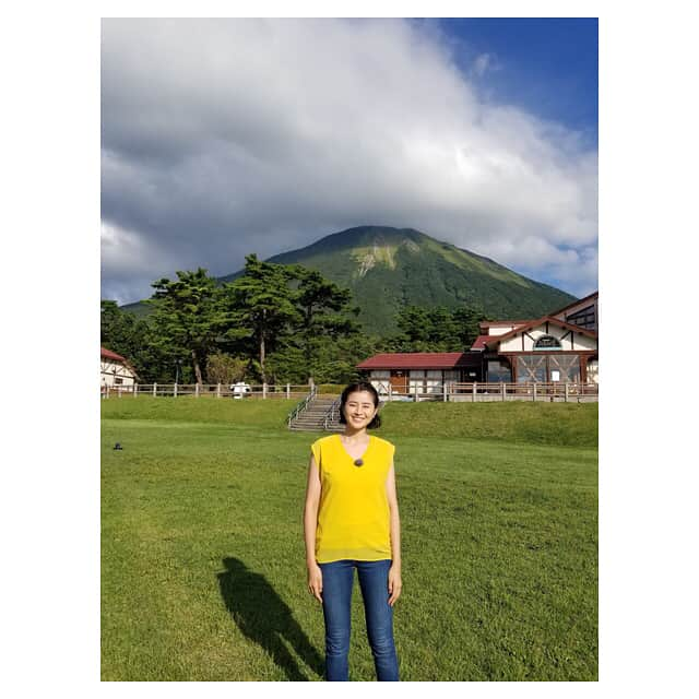 鈴木ちなみさんのインスタグラム写真 - (鈴木ちなみInstagram)「A nice view⛰🌟&🍦💕 #鳥取 #大山 #開山1300年  #山陰放送 #恋する大山 #ちなみたび」9月5日 23時44分 - chinami_suzuki0926