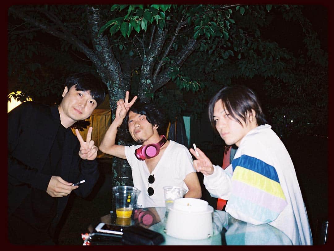 DAOKOさんのインスタグラム写真 - (DAOKOInstagram)「DAOKO band のお三方 すき~ だいすき  みんなほんとに優しくて 紳士で (仕事には真摯) お兄さんのようで嬉しいです。 音楽でおかえしするしかないよねえ 「いつもありがとな」」9月6日 1時58分 - daoko_official