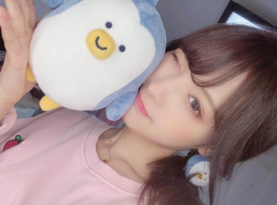 桃乃木かなさんのインスタグラム写真 - (桃乃木かなInstagram)「プレゼントしてもらったKERO🐧💓 アピーチのグッズも沢山プレゼントしてもらって大好きだけど最近KERO知って大好きになったよ٩(ˊᗜˋ*)و ありがとう〜!! #kakaofriends #kero」9月6日 12時30分 - kana_momonogi