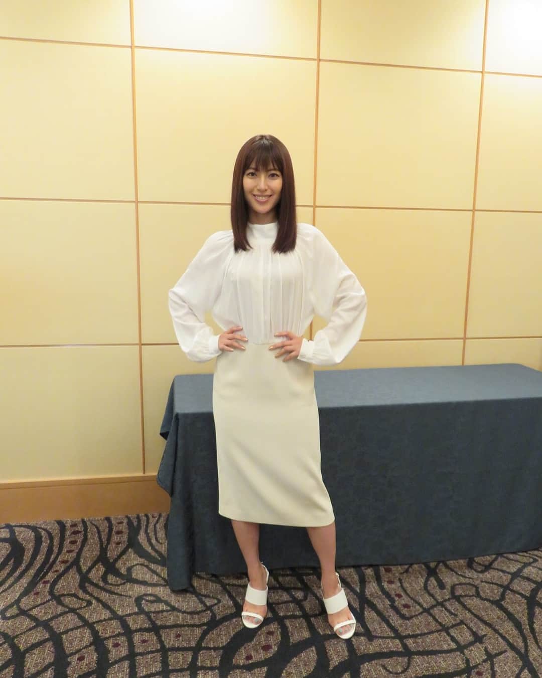 瀧本美織のインスタグラム：「#ミキプルーン#新#cm#発表会#white#ワンピース#コーデ」