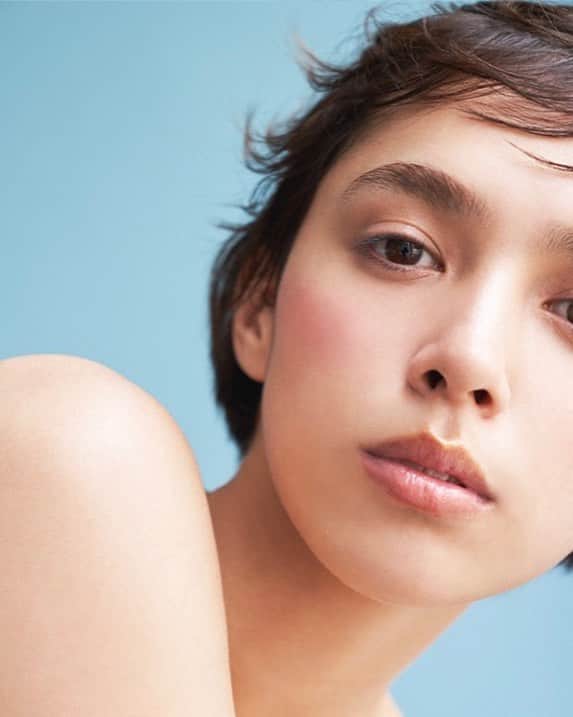 佐川理佳のインスタグラム：「vol.2 blush @ellegirl_jp Photo: KODAI IKEMITSU/TRON Model: MALA MORGAN/sun music Text: RIE KUROIWA Hair & Makeup: RIKA SAGAWA/TRON」