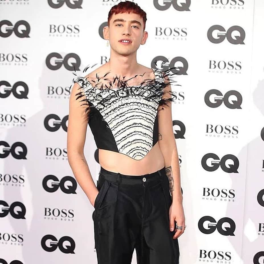 YEARS & YEARSさんのインスタグラム写真 - (YEARS & YEARSInstagram)「evolving into a higher form ! thanks @britishgq for awarding us best live act :) 💫 outfit : @palomospain  styling : @nickroyal  hair : @romsartipi  make up : @elainelynskey 🙏🏻」9月7日 2時00分 - yearsandyears