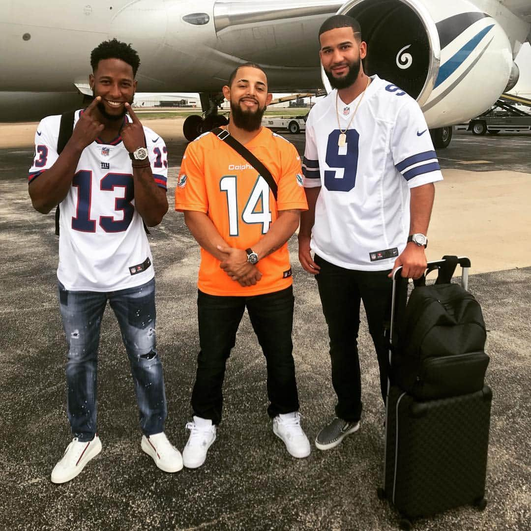 ジュリクソン・プロファーのインスタグラム：「#kickoff #football  Not a NY Giants fan but that jersey is to much flow🔥🔥😎😎 #Dallas cowboys」