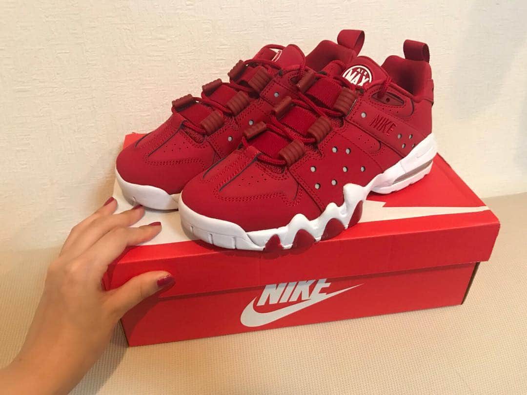 中山莉子さんのインスタグラム写真 - (中山莉子Instagram)「→ ㅤㅤㅤ newレッスン靴👟 レッスン履は赤がいいという勝手なこだわりがあり、色で選んで今回は#NIKE をゲット✌️ ㅤㅤㅤ ㅤㅤㅤ 明日はちゅうおん！楽しみましょう♪ ㅤㅤㅤ ㅤㅤㅤ それにしても靴の撮り方難しい🙅‍♀️ ㅤㅤㅤ」9月21日 19時41分 - nakayama_riko_official