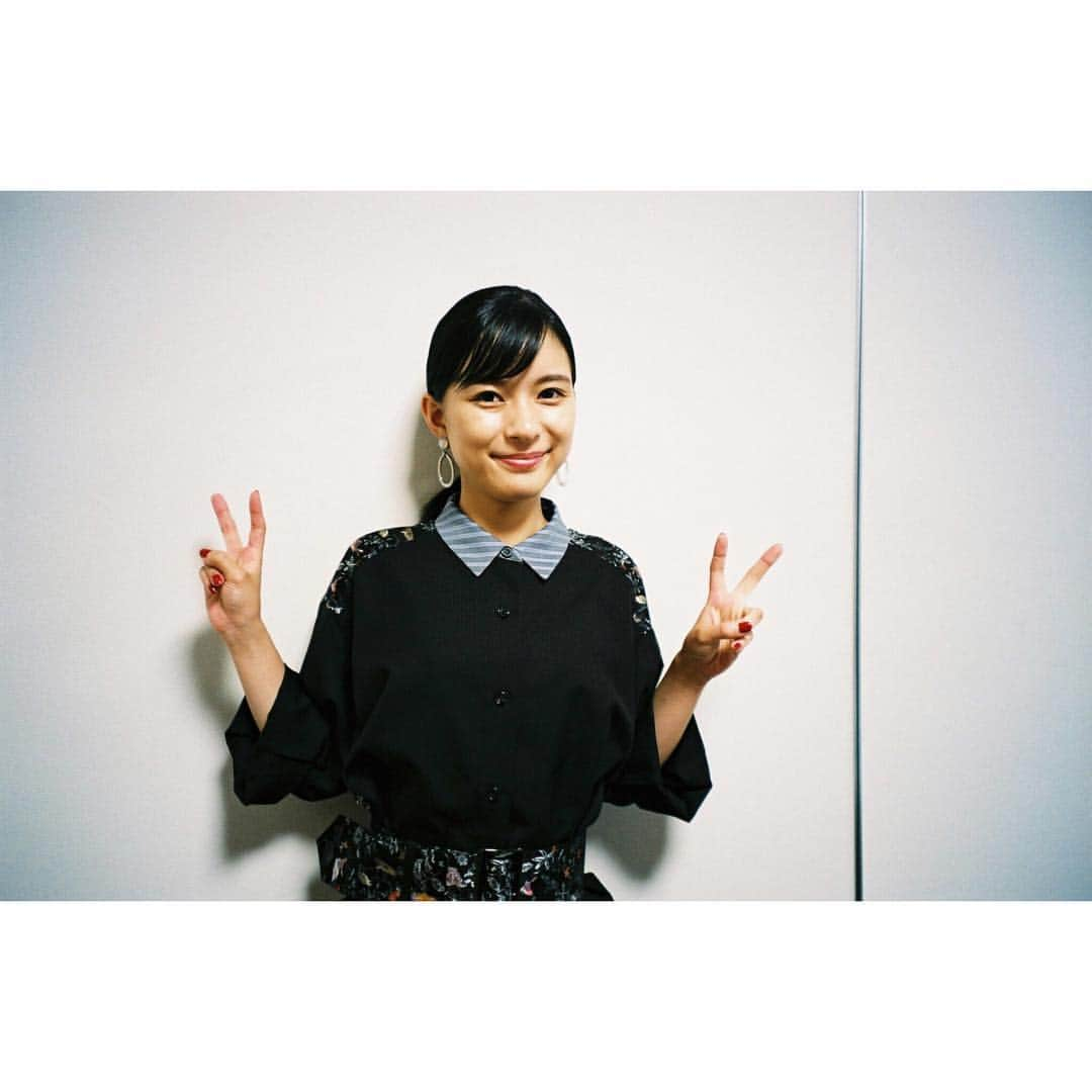 芳根京子さんのインスタグラム写真 - (芳根京子Instagram)「だいぶ遅くなってしまいましたが 先日めざましテレビで 太鳳ちゃんと横山さんと 下北沢のカレー屋さんを リポートさせていただきました。  美味しかった〜 ありがとうございました！  #film #累 #公開中です #めざましテレビ #載せてないオフショットシリーズ #いっきまーす」9月21日 19時45分 - yoshinekyoko