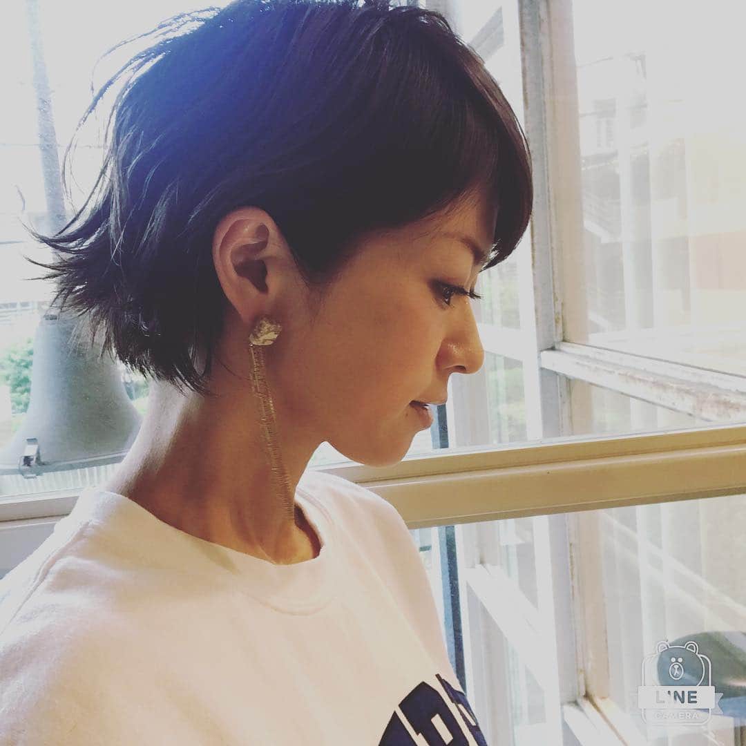 畑野ひろ子さんのインスタグラム写真 - (畑野ひろ子Instagram)「あと少しで、結べる長さに。ちょこんと結べる日が楽しみ。  @mullerofyoshiokubo_official のピアスお気に入りです。  #ロライマ代官山 #mullerofyoshiokubo」9月21日 19時51分 - hiroko_hatano_
