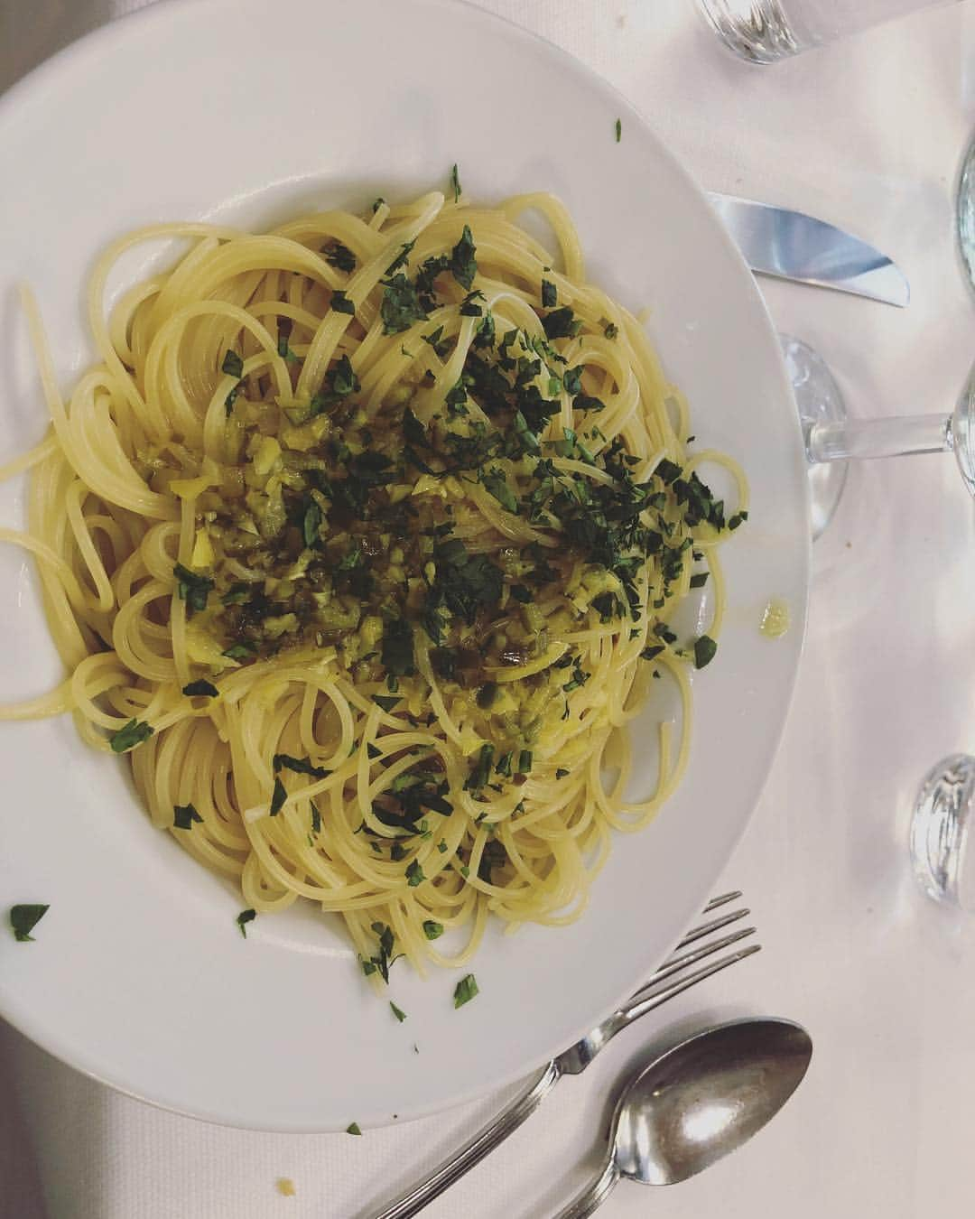 榮倉奈々さんのインスタグラム写真 - (榮倉奈々Instagram)「ciao🇮🇹beuono🍝🌹 Spaghetti al limone 🍋 @tods #Tods」9月21日 21時28分 - nana_eikura