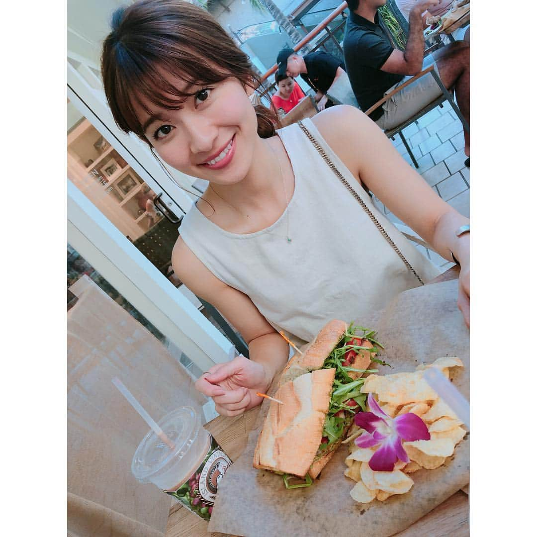 山本里菜さんのインスタグラム写真 - (山本里菜Instagram)「帰国しましたっ🛬 夏休みを頂き、ハワイでリフレッシュをしてきました🌴🌺 天気にも恵まれて、空の青さと海の綺麗さに心癒されました〜！ 明日からまたお仕事頑張ります💪✨ #hawaii #ハワイ #夏休み #ありがとうございました #海」9月21日 21時48分 - rinayamamoto_0622