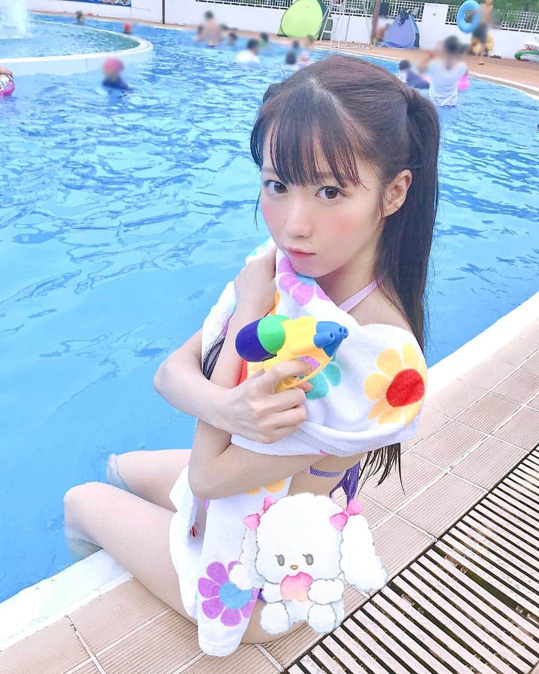 大谷映美里さんのインスタグラム写真 - (大谷映美里Instagram)「🐠💞🐠💞 ㅤㅤㅤㅤㅤㅤㅤㅤㅤㅤㅤㅤㅤ 今日は『 #プラチナフラッシュ vol.6 』発売日です✨ ㅤㅤㅤㅤㅤㅤㅤㅤㅤㅤㅤㅤㅤ お姫さまをテーマに撮影していただきました…👸🏻🎀 プールでのオフショットです🏊‍♂️ よみうりランドのプール、初めて行った〜🙈 夏の思い出が増えて嬉しかったです👙 ㅤㅤㅤㅤㅤㅤㅤㅤㅤㅤㅤㅤㅤ 鎖骨は、普段からすごく浮き出てしまうので 痩せすぎって言わないでいただけると、、😢 ㅤㅤㅤㅤㅤㅤㅤㅤㅤㅤㅤㅤㅤ 感想など、嬉しいです💖 またオフショット載せていきますね🙈💭 ㅤㅤㅤㅤㅤㅤㅤㅤㅤㅤㅤㅤㅤ #グラビア#よみうりランド#プール#水着#ハーフツイン」9月21日 22時16分 - otani_emiri