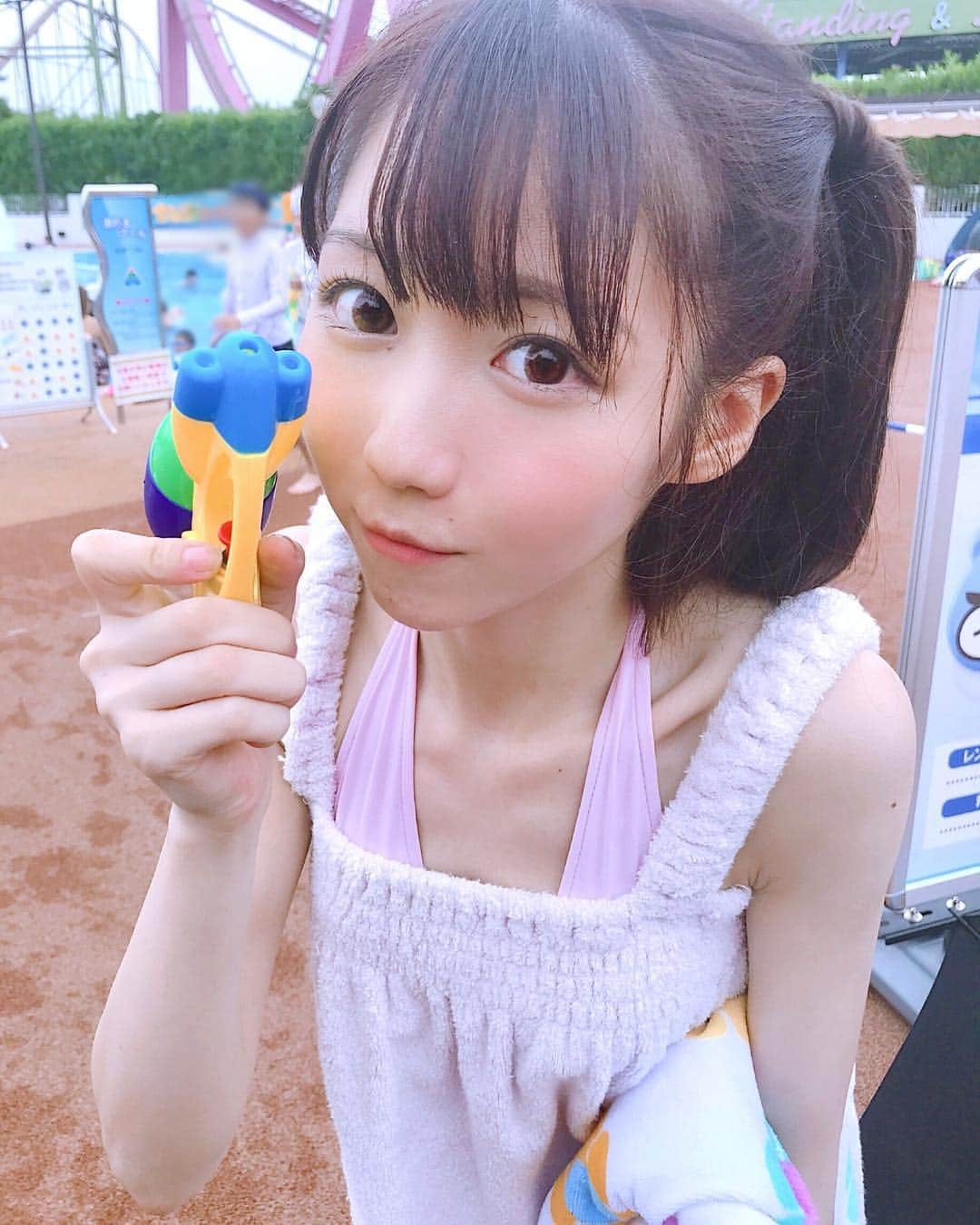 大谷映美里さんのインスタグラム写真 - (大谷映美里Instagram)「🐠💞🐠💞 ㅤㅤㅤㅤㅤㅤㅤㅤㅤㅤㅤㅤㅤ 今日は『 #プラチナフラッシュ vol.6 』発売日です✨ ㅤㅤㅤㅤㅤㅤㅤㅤㅤㅤㅤㅤㅤ お姫さまをテーマに撮影していただきました…👸🏻🎀 プールでのオフショットです🏊‍♂️ よみうりランドのプール、初めて行った〜🙈 夏の思い出が増えて嬉しかったです👙 ㅤㅤㅤㅤㅤㅤㅤㅤㅤㅤㅤㅤㅤ 鎖骨は、普段からすごく浮き出てしまうので 痩せすぎって言わないでいただけると、、😢 ㅤㅤㅤㅤㅤㅤㅤㅤㅤㅤㅤㅤㅤ 感想など、嬉しいです💖 またオフショット載せていきますね🙈💭 ㅤㅤㅤㅤㅤㅤㅤㅤㅤㅤㅤㅤㅤ #グラビア#よみうりランド#プール#水着#ハーフツイン」9月21日 22時16分 - otani_emiri