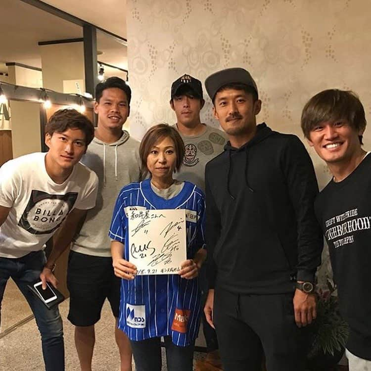 摂津颯登さんのインスタグラム写真 - (摂津颯登Instagram)「和牛屋会。 たくさん美味しいお肉を頂きパワーをもらいました！😊 明日からまた練習頑張ろう。 #山形#米沢#高畠#米沢牛#和牛屋#モンテディオ山形#阪野豊史#三鬼海#射庭康太朗#櫛引政敏#摂津颯登」9月21日 22時32分 - hayato_settsu_official