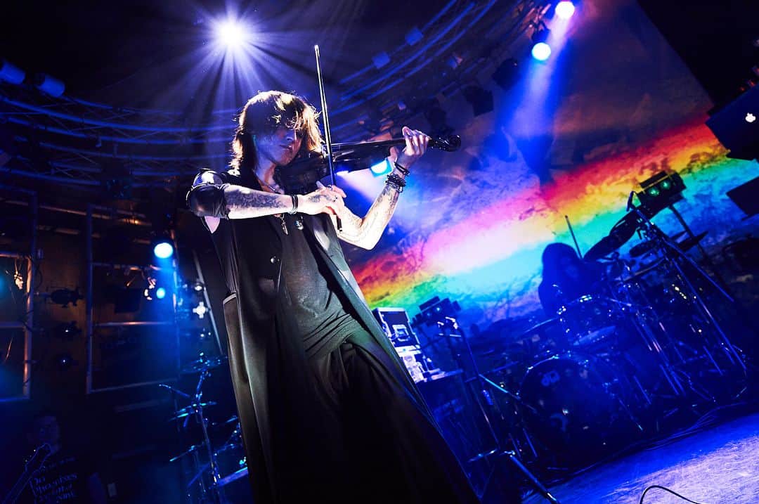 SUGIZOさんのインスタグラム写真 - (SUGIZOInstagram)「SUGIZO Tour 2018 「Do Phoenixes Dream of Electronic Music?」 First Day @ Kashiwa.  Photo by Keiko TANABE.」9月7日 13時08分 - sugizo_official