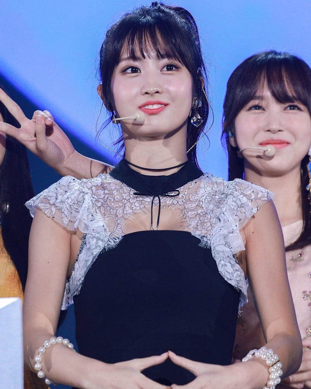 モモさんのインスタグラム写真 - (モモInstagram)「♡ [Fantaken] #모모 - 180830 Soribada Best K-Music Awards #트와이스 #모모 #平井もも #もも #TWICE © mozzi house」9月7日 19時37分 - momojype