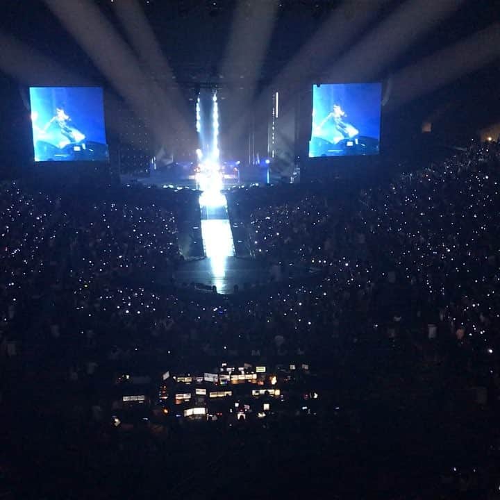 ソン・ジチャンのインスタグラム：「2018 BTS World Tour in LA, 지금껏 아무도 해보지 못했던 Staples Center 에서의 4일 콘서트 중 2일째... 방탄소년단은 새로운 역사를 만들어 가고 있다. 그들이 영원한 레전드로 남길 바라며...」
