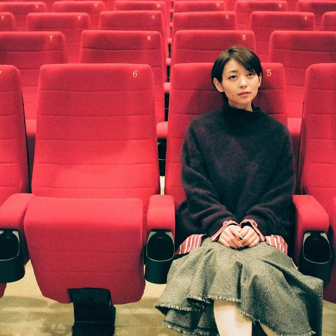 ルミネ公式のインスタグラム：「【THE TIPS FOR BETTER DAYS】 まだまだ夏の暑さは残るものの、秋の足音が近づいてくるこの季節。  映画館やギャラリーに足を運んだり、身の回りのものを新調したり、  自分を見つめ直すいい機会にしてみてはいかがでしょうか。  いまの自分をちょっと素敵にする、6つのヒントをご紹介します！ http://www.lumine.ne.jp/2018AW/  #lumine #ルミネ #ootd #autumn」