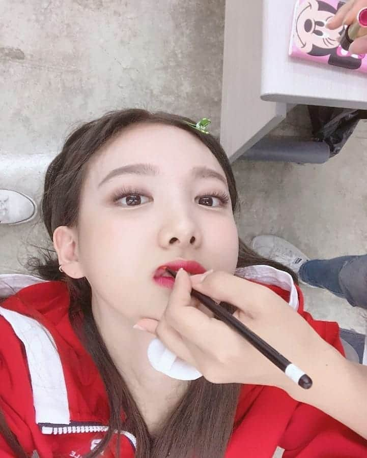 ナヨンさんのインスタグラム写真 - (ナヨンInstagram)「Weekend is coming 💚💖❤💛💜💙 #TWICE#트와이스#NAYEON#나연」9月7日 20時35分 - twicenayeon