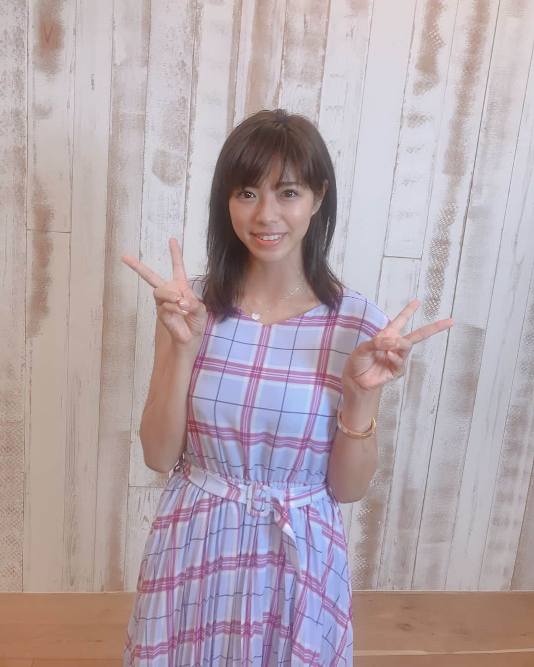わちみなみのインスタグラム：「Live Me生配信21時から始まります💗 チェキやサインのプレゼントがあるので是非みにきてね！ #Liveme #ライブミー」