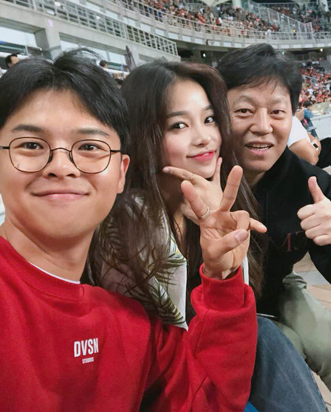 カン・ギョンミンさんのインスタグラム写真 - (カン・ギョンミンInstagram)「🇰🇷대한민국 vs 코스타리카  태어나서 경기 직관 처음했어용,,♥️ 김학범 감독님도 이영표선수도 보고 ㅠ  ioi 소혜님도 보고 😭💕 오늘 VIP 에서 직관 하게 해주신 강우오빠 , 대표늼 쵝오👏🏻👍🏻 굠민 축구덕이 될게요 ^-^!⚽️」9月8日 0時39分 - kkmmmkk