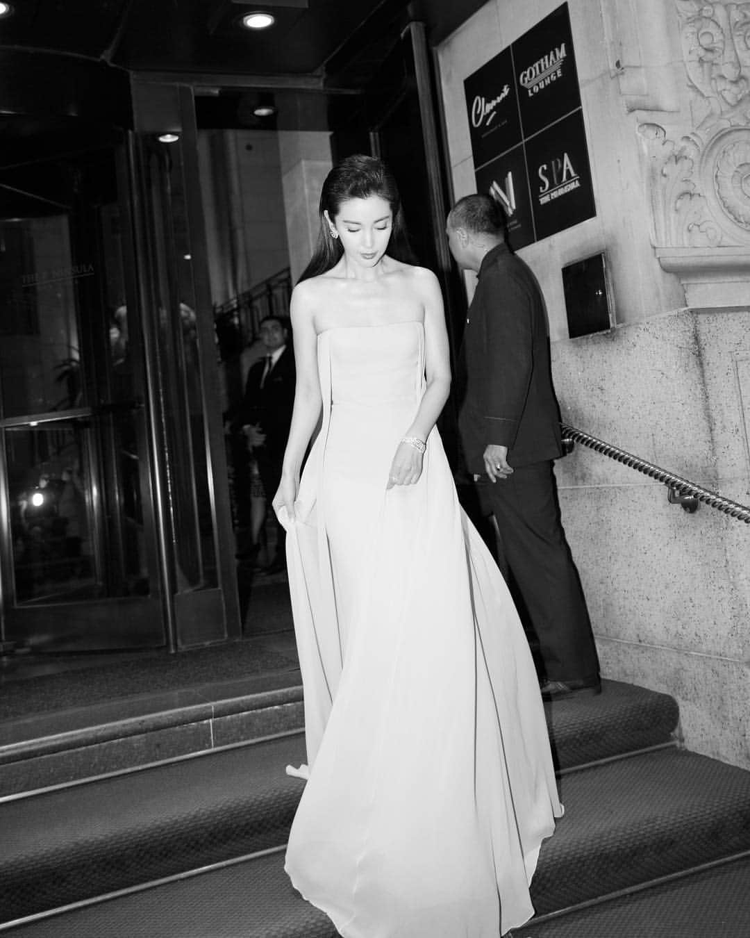 リー・ビンビン（Li Bingbing）のインスタグラム：「What a memorable night, and thank you very much for the invitation. @ralphlauren #ralphlauren #nyfw #rl50」