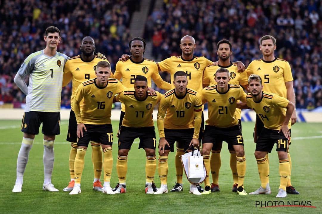 のインスタグラム：「A very good night in Glasgow 🙌🏽🇧🇪 #RedTogether」