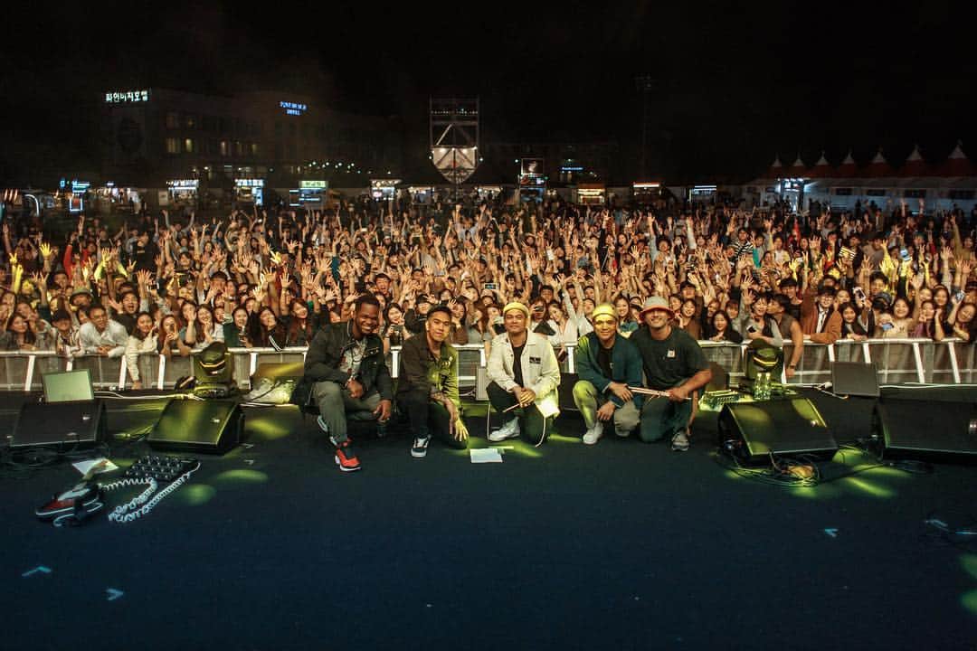 Jeff Bernatのインスタグラム：「My first festival as a headliner.  Thank you, Korea.」