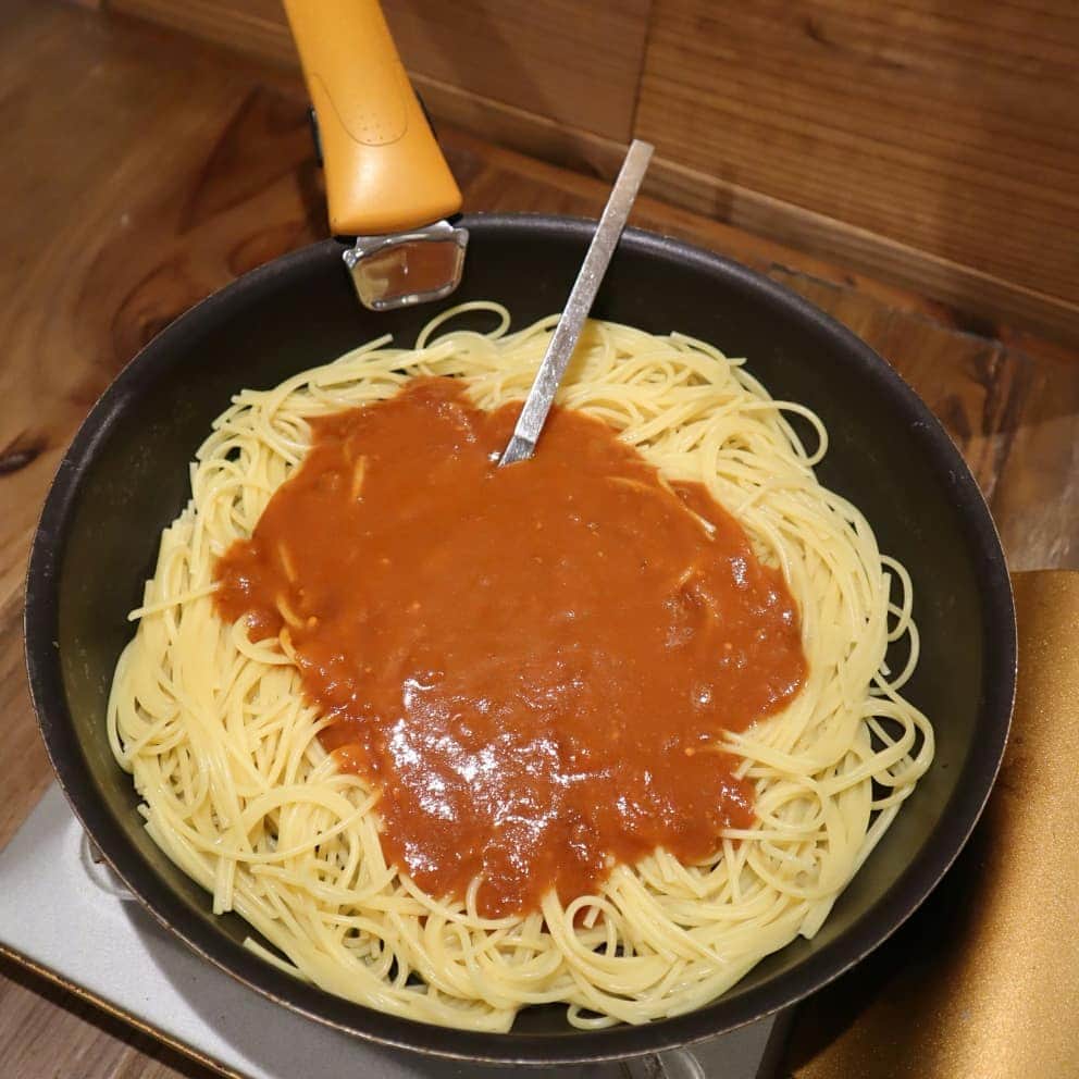 みきママさんのインスタグラム写真 - (みきママInstagram)「スパゲッティを1分で茹でる方法です！！ ブログに詳しく書きました～！！ #ミートソース #みきママ  #料理研究家」9月8日 9時27分 - mikimama_official