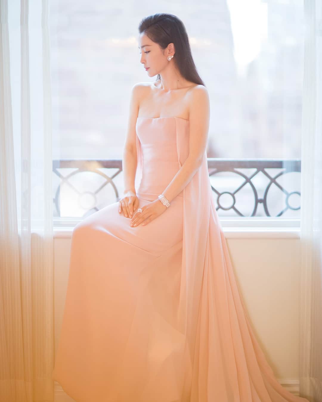 リー・ビンビン（Li Bingbing）さんのインスタグラム写真 - (リー・ビンビン（Li Bingbing）Instagram)「#RL50 #ralphlauren #NYFW  @ralphlauren  Going out for the show 💗」9月8日 11時20分 - libingbing