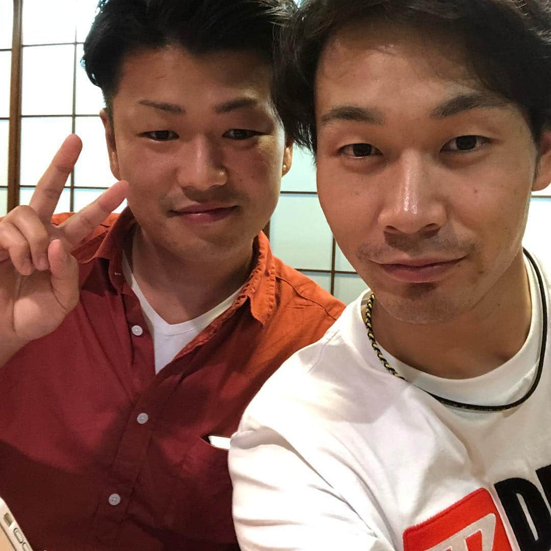 武田翔太さんのインスタグラム写真 - (武田翔太Instagram)「今日も応援ありがとうございました😊 昨日は高校時代のチームメイトと📸 久々会えて嬉しかった(^^) お互い頑張りましょ👍 #宮崎日大」9月8日 23時22分 - shotatakeda18