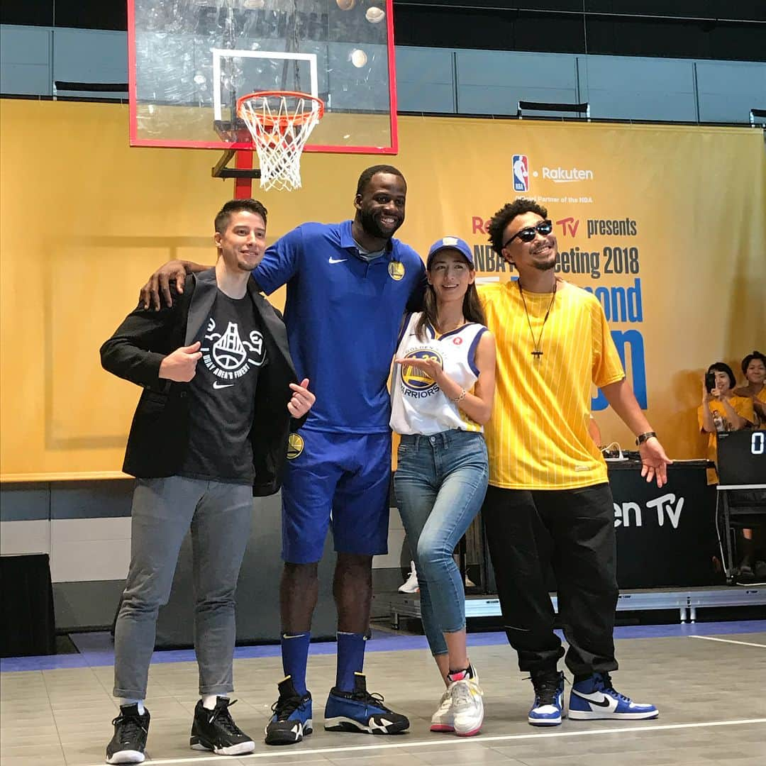 Rakuten NBA 32さんのインスタグラム写真 - (Rakuten NBA 32Instagram)「ドレイモンド・グリーン選手初来日🇯🇵 本日、二子玉川でNBA Fan Meeting 2018 with Draymond Green が開催されました‼️🏀 皆さんは参加されましたか❓ グリーン選手の所属するウォリアーズのアンバサダーの宮河マヤちゃんもイベントに参加しましたよ〜😍💛💙 . #rakuten #楽天 #RakutenTV #楽天TV #rakutennba32 #楽天NBA32 #バスケ #NBA #basketball #バスケ女子 #トレーニング #DraymondGreen #ドレイモンドグリーン #ウォーリアーズ #宮河マヤ #sanfrancisco #oakland #goldenstatewarriors #warriors #dubnation #gsw #二子玉川」9月8日 22時10分 - rakuten_nba32