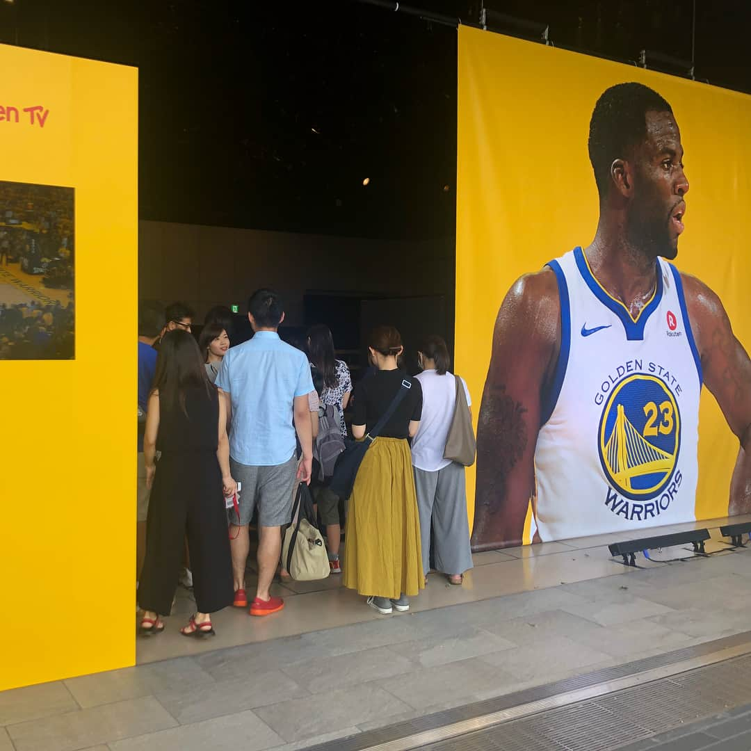 宮河マヤさんのインスタグラム写真 - (宮河マヤInstagram)「Draymond Greenのファンミーティングが無事に終了しました！バスケを始めたきっかけや、安定したメンタルとフィジカルを保つ方法、オールラウンドプレイヤーになる為の秘訣などたくさんの貴重なお話をお聞きする事が出来ました！﻿ ﻿ とにかくA5ランクの和牛が大好きなドレイモンド選手。お寿司などの和食も好きだそうで、何だかとっても嬉しい！🇯🇵 再来週からキャンプもはじまるそうで、来月のnew seasonに向けての準備が着々とstart💪Cant wait for next season to start! Thank you so much to @money23green for sharing your insight! #draymondgreen #rakutennba32 #dubnation #バスケ #nba」9月8日 22時29分 - maya_m0901