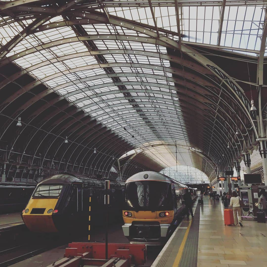 宮瀬茉祐子のインスタグラム：「Summer Vacation in London 🇬🇧 #london  #paddingtonstation  #summervacation」