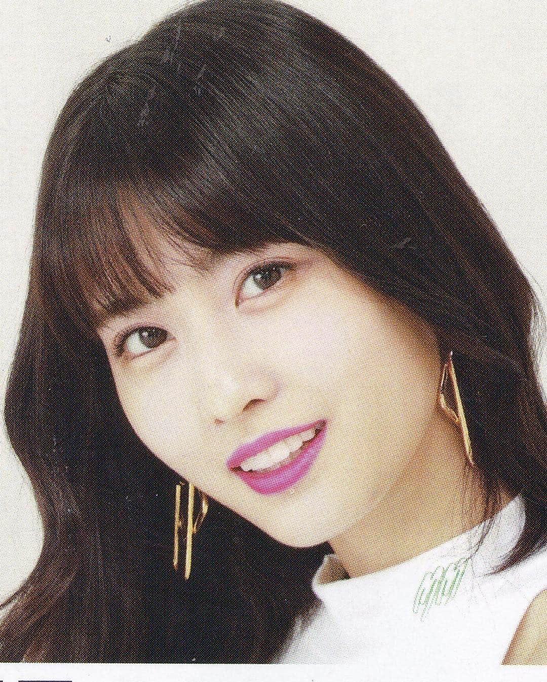 モモさんのインスタグラム写真 - (モモInstagram)「♡ [Scan] #모모 - 180908 Nikkei Entertains October Issue Scans #트와이스 #모모 #平井もも #もも #TWICE © ztothek」9月8日 16時35分 - momojype