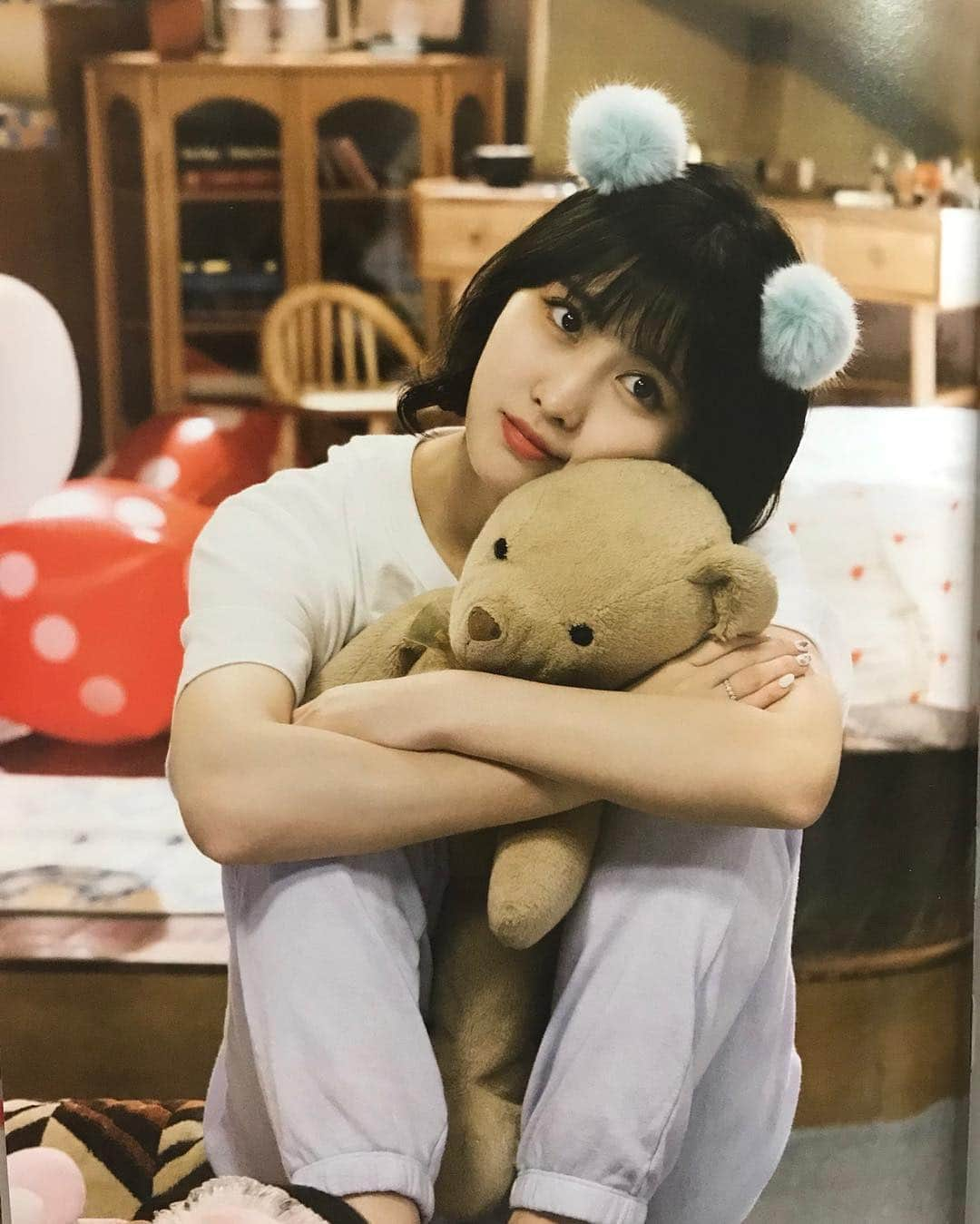 モモさんのインスタグラム写真 - (モモInstagram)「♡ [Scan] #모모 - 180908 What Is Love? Monograph Scans #트와이스 #모모 #平井もも #もも #TWICE © twice_advance」9月8日 21時27分 - momojype