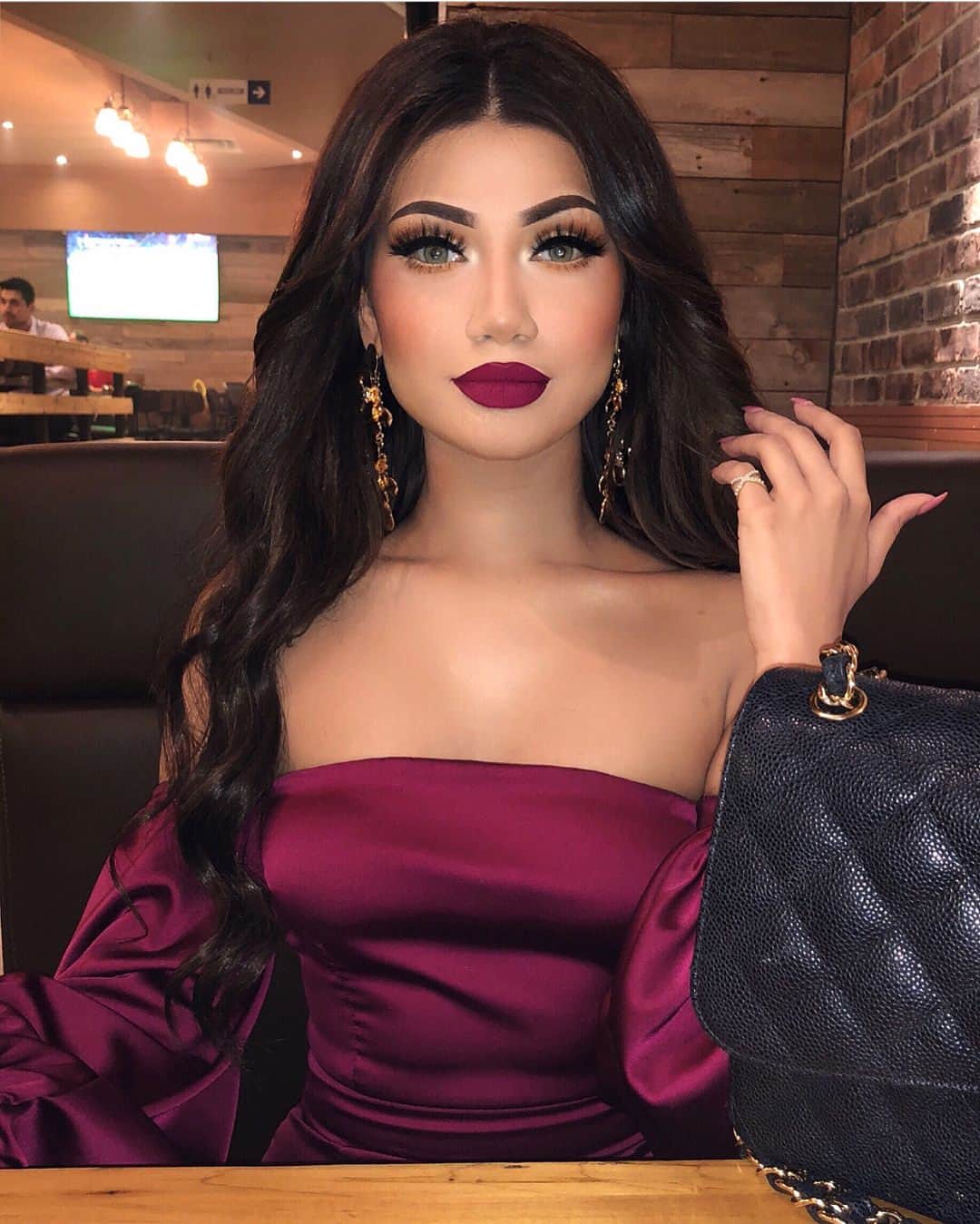 vegas_nayさんのインスタグラム写真 - (vegas_nayInstagram)「This look 😍😍 @makeupbyalinna #beauty #fallvibes #makeup #inspiration p.s Lip colour is @toofaced “bend and snap” & “Wine not” mixed」9月9日 4時59分 - vegas_nay