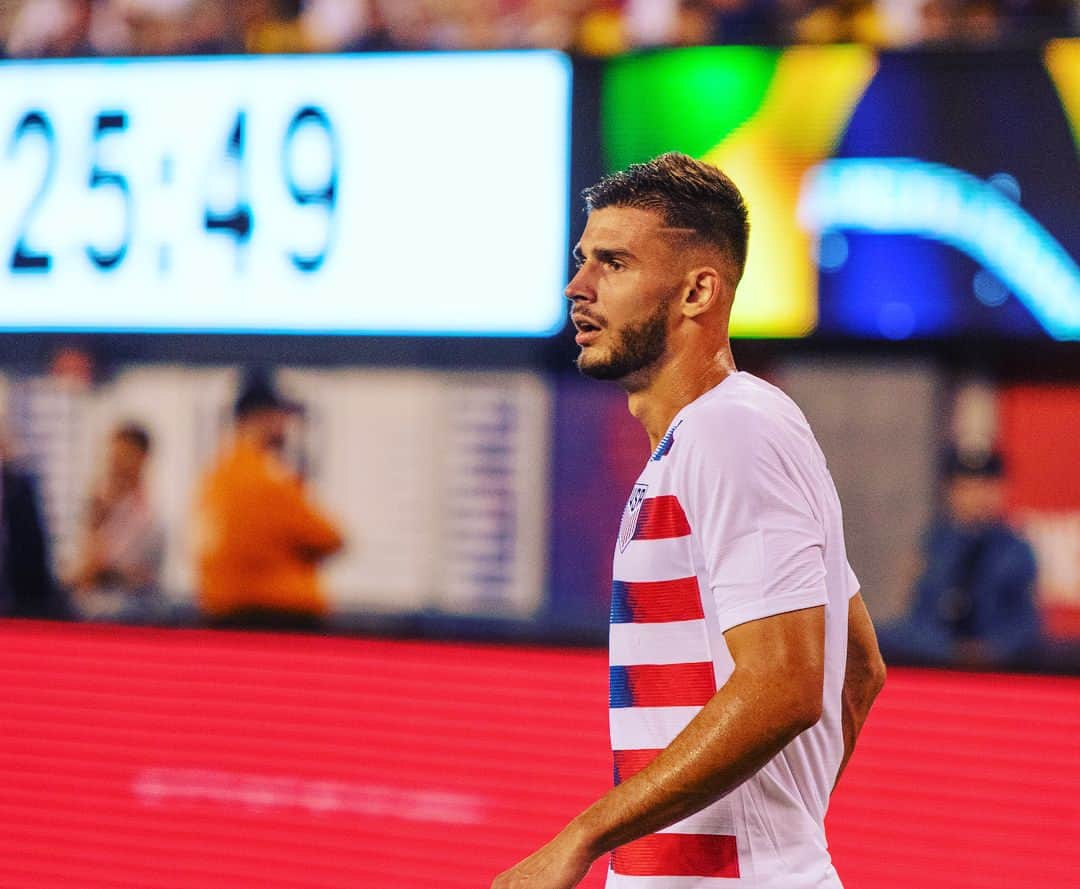 マット・ミアガのインスタグラム：「We keep working ⏳🇺🇸」