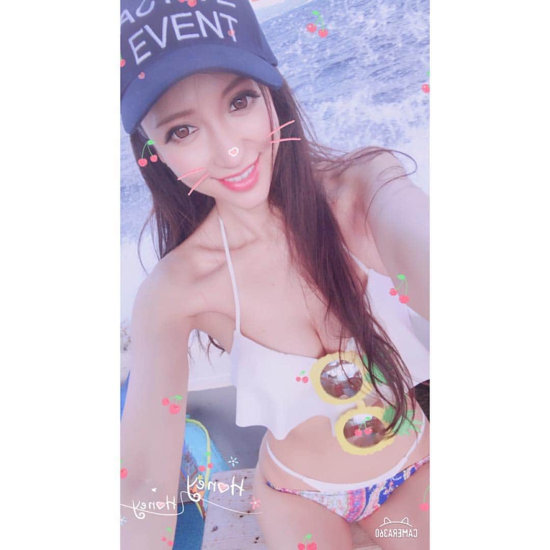 西垣梓のインスタグラム：「Happy on a boat 🚣:)」