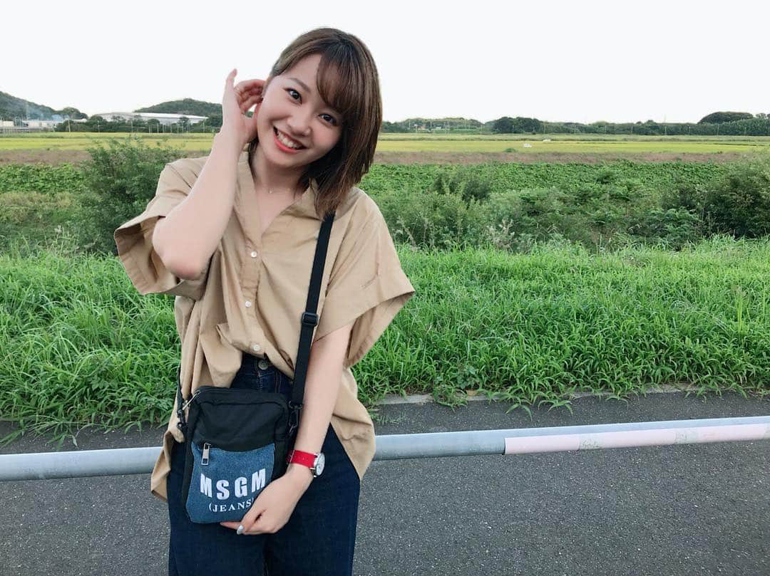 門脇佳奈子さんのインスタグラム写真 - (門脇佳奈子Instagram)「⭐️ いい女風💋 * 草とかの匂い好きやなー。って心で思ってる風👤 * この風がいいよなー。って心で思ってる風🍃 * * * 本当はお腹すいたなー。と思ってる…」9月9日 18時57分 - kanakoofficial