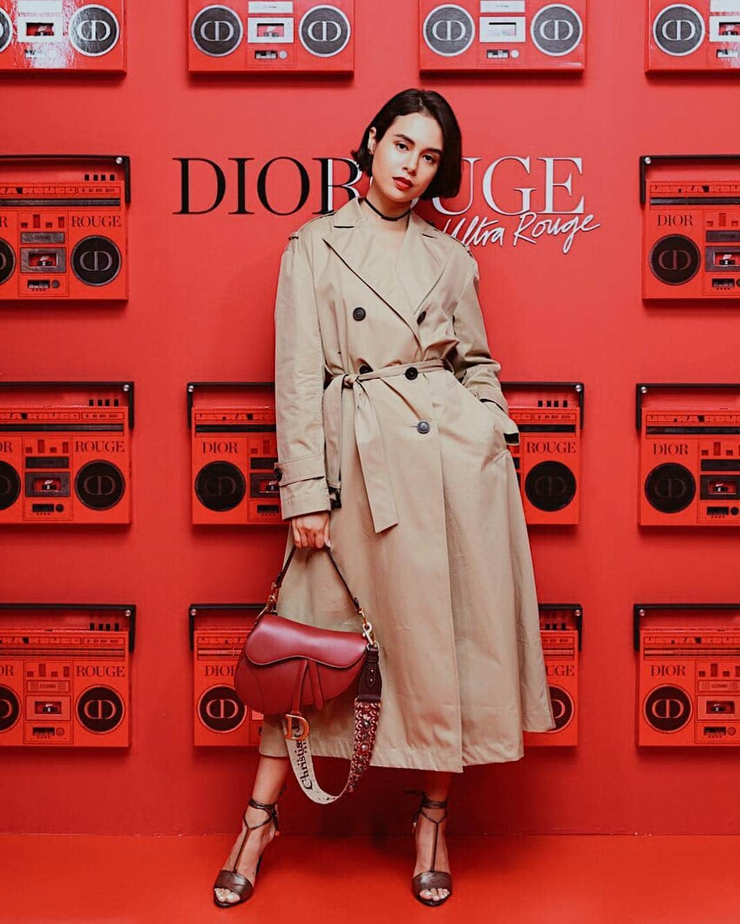 大屋夏南さんのインスタグラム写真 - (大屋夏南Instagram)「Feeling red 🌹 #diorsaddlebag #diorultrarouge  赤リップ好きとしてはたまらないシリーズ🤤❤️限定色の白と黒もぷっくりリップ作れて面白い😳色味はストーリーズ見てね😘 #ルージュディオールウルトラルージュ」9月9日 21時15分 - __kana_oya__