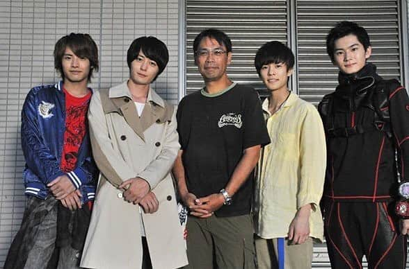 赤楚衛二さんのインスタグラム写真 - (赤楚衛二Instagram)「仮面ライダージオウ第2話ご視聴有難うございました。 今回でビルドチームは最後という訳で、また白倉P.武部p.田崎監督とお仕事させて頂けて凄く嬉しかったです。奥野くんと押田くんも、熱く真っ直ぐな人達なのでこの先どんな作品になっていくのか楽しみで仕方ありません。 こんな感じで次に万丈としてお会いできるのは冬映画です。 ニチアサ、ありがとう。さようなら。  最後に 仮面ライダーは永遠じゃ！！！」9月9日 22時28分 - akasoeiji