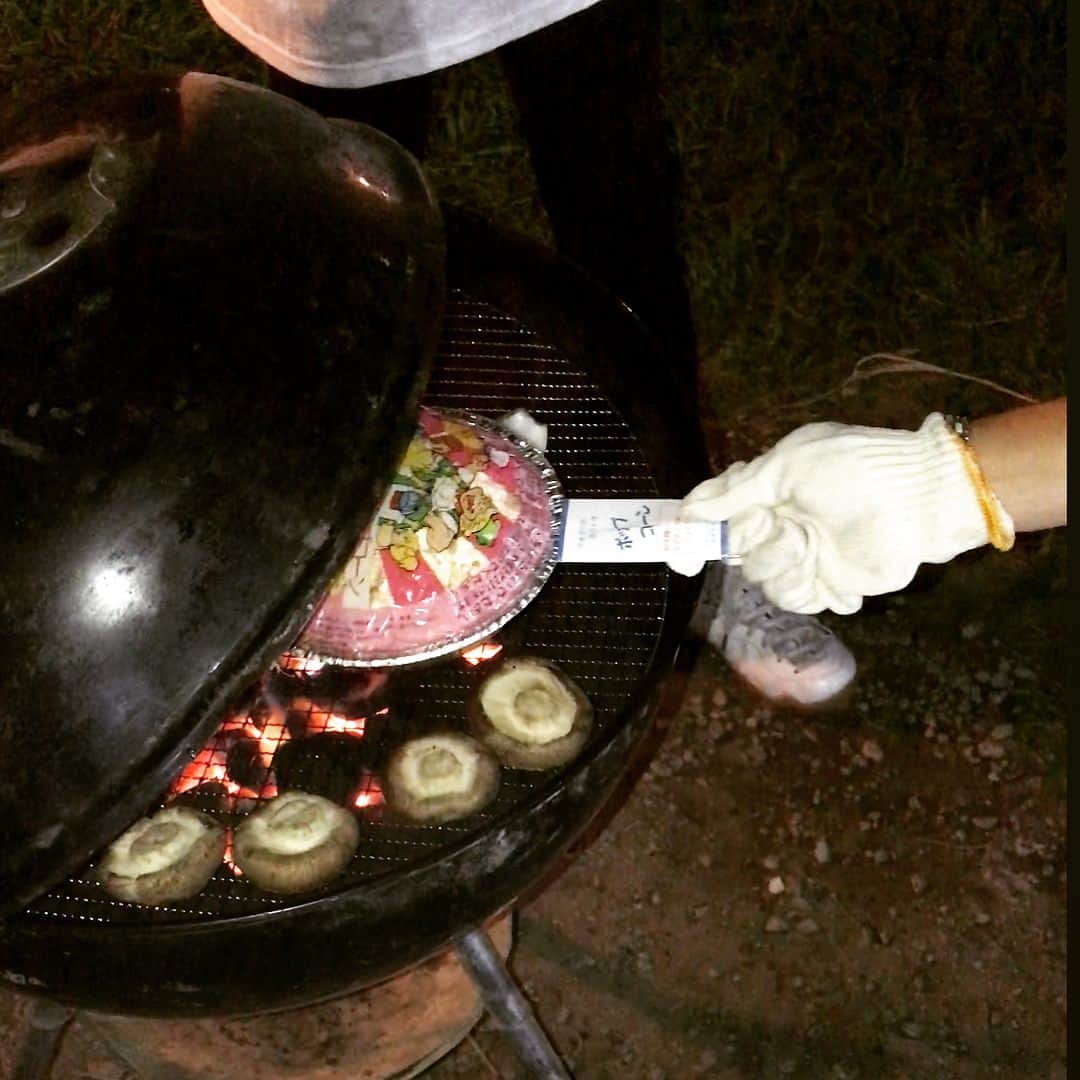 JUNYAさんのインスタグラム写真 - (JUNYAInstagram)「夏の終わりの思い出にBBQをしました🎐クマは無関係かと思いきや、そのBBQ場のマスコット的な！？ 花火もできたし(1本だけど)、いっぱい笑った夜でした。誕生日プレゼントにスーパーマンのトレーニングウエアもらいました(後日UPしますww)  #mensfashionreport #mensfashion  #mensstyle #mensfitness #fitness #gym #exircise #singersongwriter #musician #singer #mensmodel #menswear #mensapparel #mensclothing #ジム #筋トレ #筋肉 #BBQ #mensfitness #歌手 #シンガー #オシャレさんと繋がりたい #fashion #styles #가수 #가라오케 #고음 #배우 #扎心了 #멋스타그램 #」9月9日 23時07分 - junyastagramusic