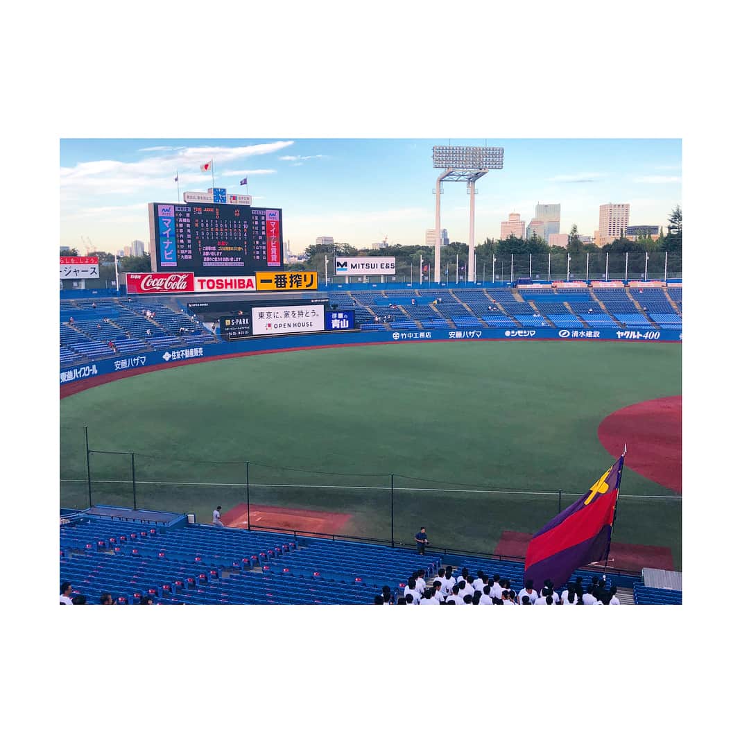 白戸ゆめのさんのインスタグラム写真 - (白戸ゆめのInstagram)「. この週末は神宮球場に後輩たちの応援に❤️💙 また日焼けしてしまいました👩🏽💦 (日焼け止めは塗ってるんです。。。笑) . 大学時代の思い出がたくさん詰まった場所。 応援部として泣いて笑った4年間が球場に行っただけで 蘇ってくるとても大切でだいすきな場所です☺️ . 東京六大学野球も 秋季リーグが始まりました🍁 まずは東大戦勝ち点げっとです！ . スポーツの秋⚾️⚽️🏀🏒✨ ９月末にはファイブアローズも開幕しますし 香川のスポーツからも目が離せませんね！ . あしたからまた1週間がんばるぞ💪 9/10.11はニュースViewです🎤 良かったら23：10〜見てください🙋‍♀️ . #KSB #瀬戸内海放送 #5ch #ニュースView #神宮球場 #慶應 #チア @yunico_110 #カマタマーレ讃岐 #オリーブガイナーズ #ファイブアローズ #アイスフェローズ」9月9日 23時57分 - yumeno.s_