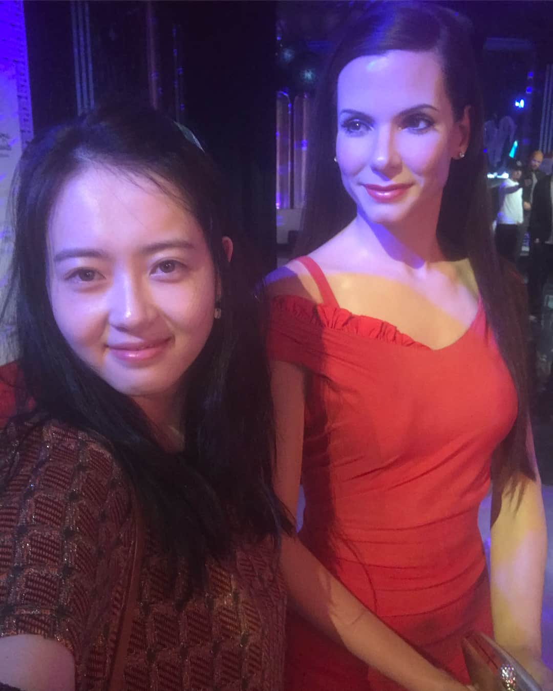 コ・アラさんのインスタグラム写真 - (コ・アラInstagram)「#madametussauds#lasvegas#hollywood#bradleycharlescooper#elvispresley#steviewonder #마담투소#라스베가스#할리우드 #ArtistCompany#아티스트컴퍼니#고아라#GoARa ~😘💕👍❤️」9月10日 1時25分 - ara_go_0211