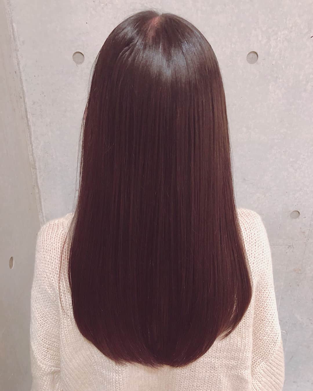 長澤茉里奈さんのインスタグラム写真 - (長澤茉里奈Instagram)「髪の毛が太陽の光浴びすぎてパキパキだったけど、 #アフィーロ できれいさっぱりとぅるるんにしてもらったよお〜💖 小吉さんほんとにいつもありがとんこつらーめん💖💖 髪の毛が綺麗だと心も綺麗になるーーー お洋服は上下 #17kg だよ〜！ #渋谷 #アフィーロ #トリートメント @17kg_official」9月10日 1時48分 - marinanagasawa1008