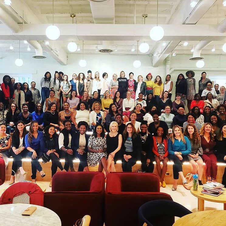 のインスタグラム：「Women chiefs of staff from the @congressionalblackcaucus & @hispanic.caucus came together at @the.wing DC today 💛 repost from @apalmerdc」