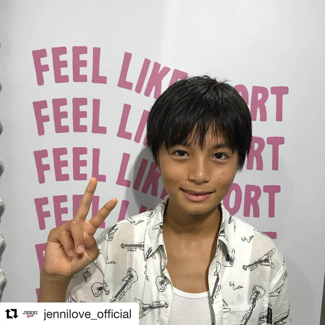 シスタージェニィさんのインスタグラム写真 - (シスタージェニィInstagram)「. 先日のJENNI東京展示会に、元WAMWAMイメモの大熊理樹くんが遊びに来てくれたよ🎵 . 理樹くんもとっても礼儀正しくてカッコよくて私たちもメロメロ😍💖 . 大活躍の理樹くん、また遊びに来てね✨✨ . . #Repost @jennilove_official with @get_repost ・・・ JENNI の展示会に元WAMWAMイメージモデルの大熊理樹くんが遊びに来てくれたよ♡背も高くなってとってもかっこいいお兄さんに♪♪ EBiDANのメンバーとして活躍中のリキくん。忙しい合間をぬって来てくれてありがとう！！ これからも応援してるよ♡  #jennilove  #sisterjenni #jennibelle #feefossette  #wamwam #大熊理樹  #ebidan  #エビダン」9月10日 14時35分 - sisterjenni_official