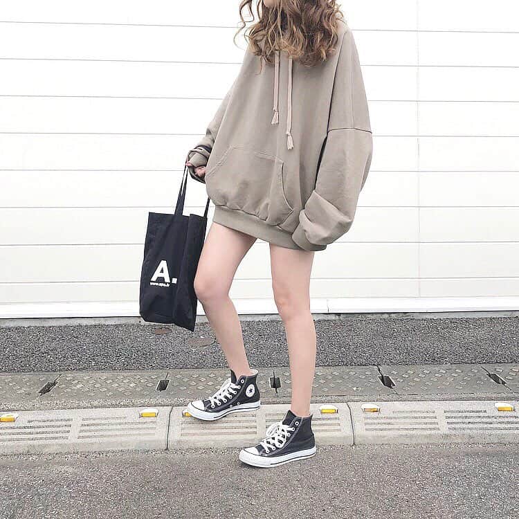 Maiさんのインスタグラム写真 Maiinstagram Ootd パーカー デニムショーパン Converse コンバース コーディネートの詳細はブログに書いてます 9月10日 17時25分 Maimaimai1016